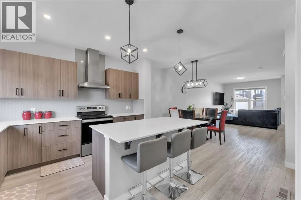 67 Corner Glen Gardens NE