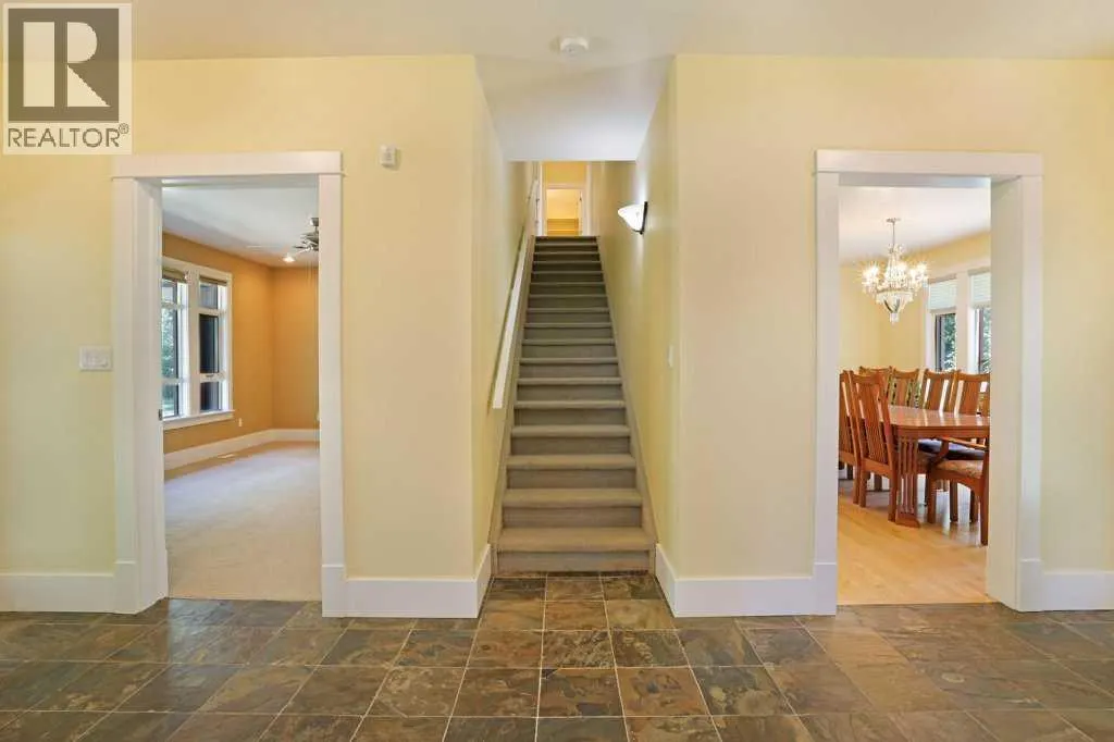 1024 Cassils Road W