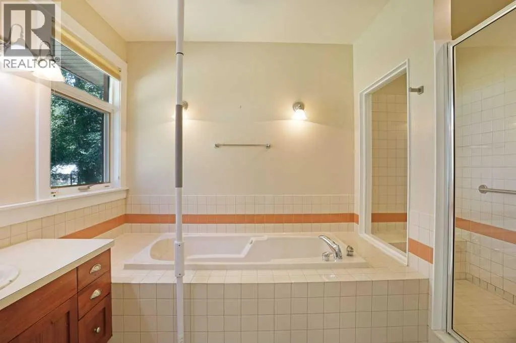 1024 Cassils Road W