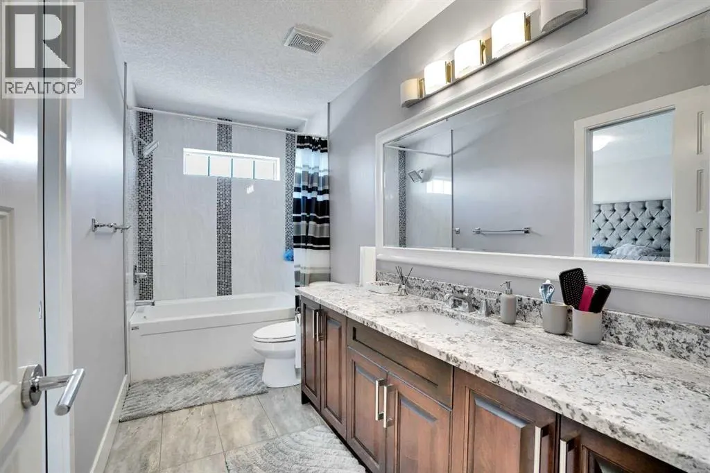 172 Kinniburgh Way Chestermere