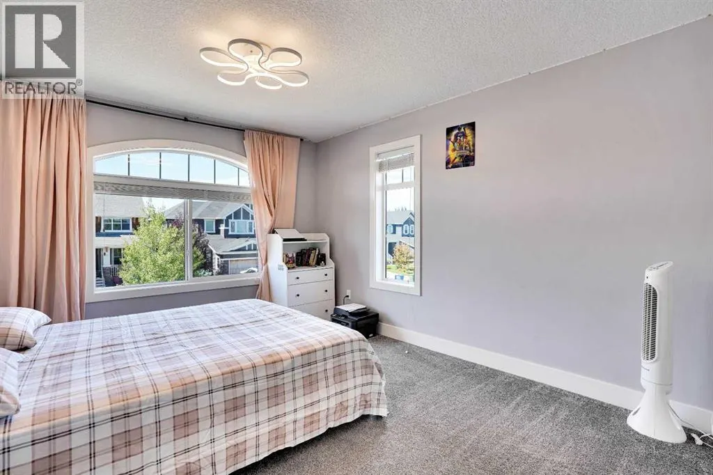 172 Kinniburgh Way Chestermere