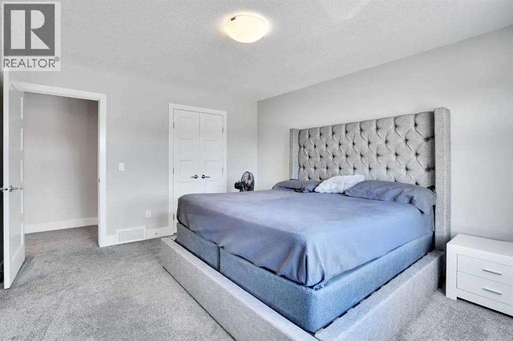 172 Kinniburgh Way Chestermere