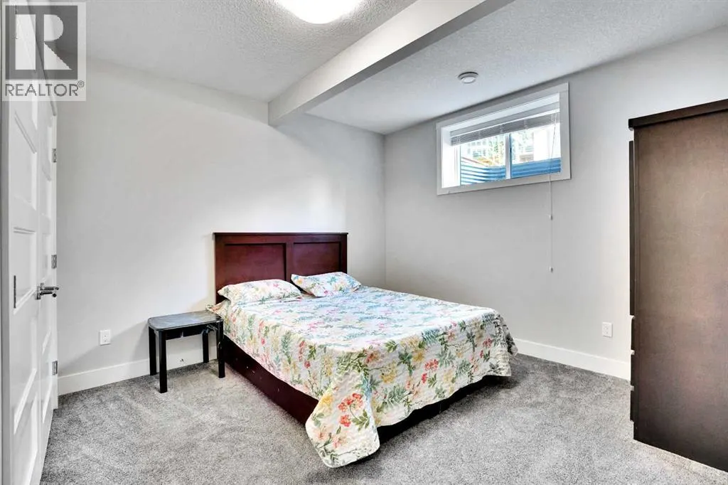 172 Kinniburgh Way Chestermere