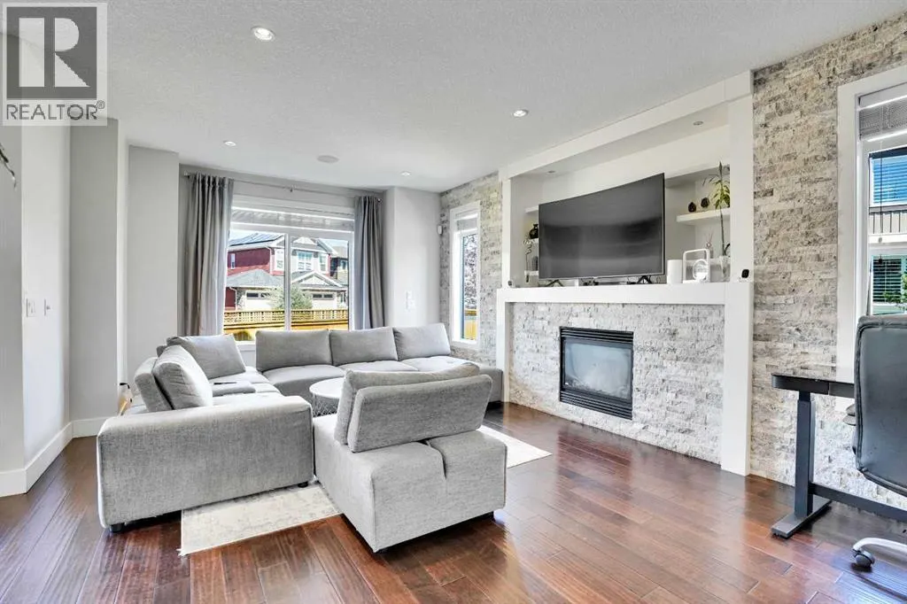 172 Kinniburgh Way Chestermere