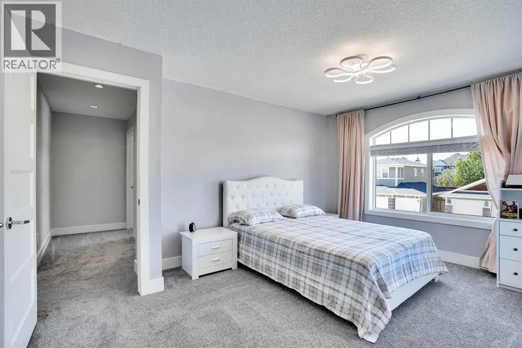 172 Kinniburgh Way Chestermere