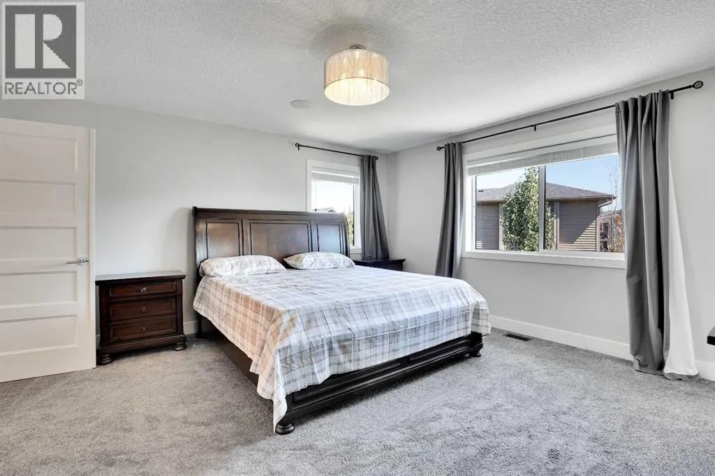 172 Kinniburgh Way Chestermere