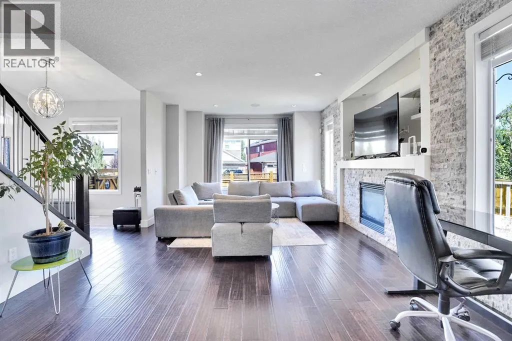 172 Kinniburgh Way Chestermere
