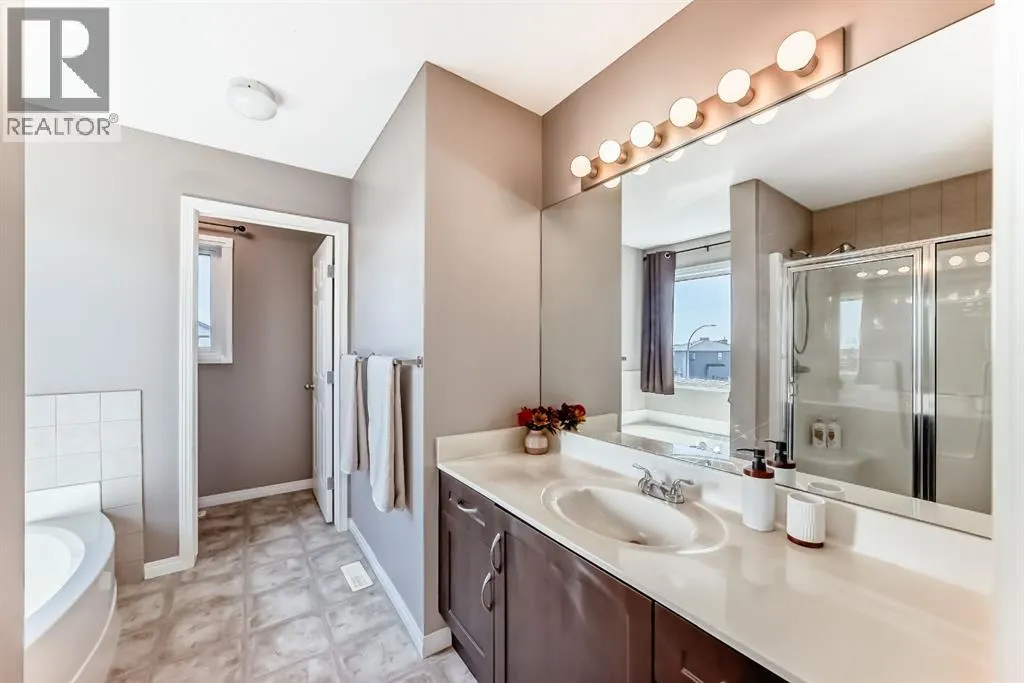 3 Saddlecrest Terrace NE