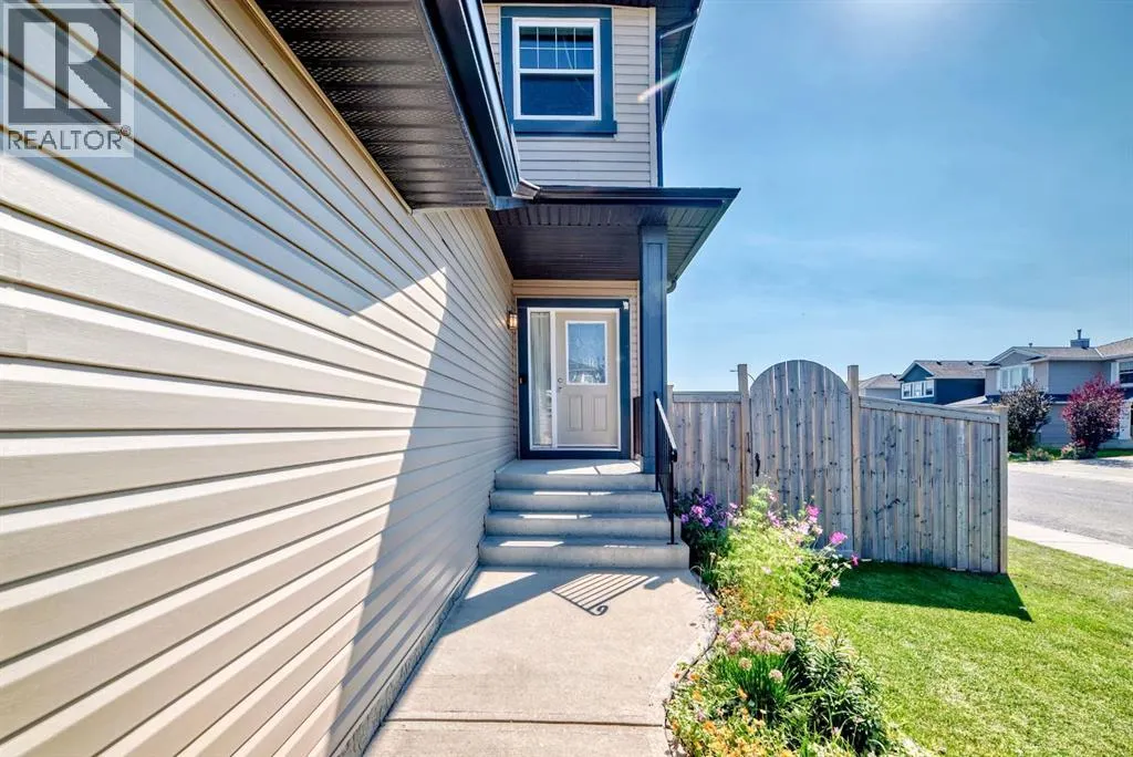 3 Saddlecrest Terrace NE