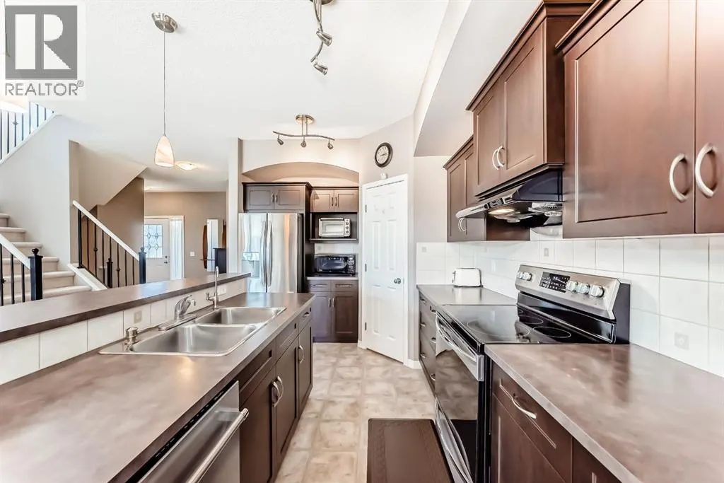 3 Saddlecrest Terrace NE
