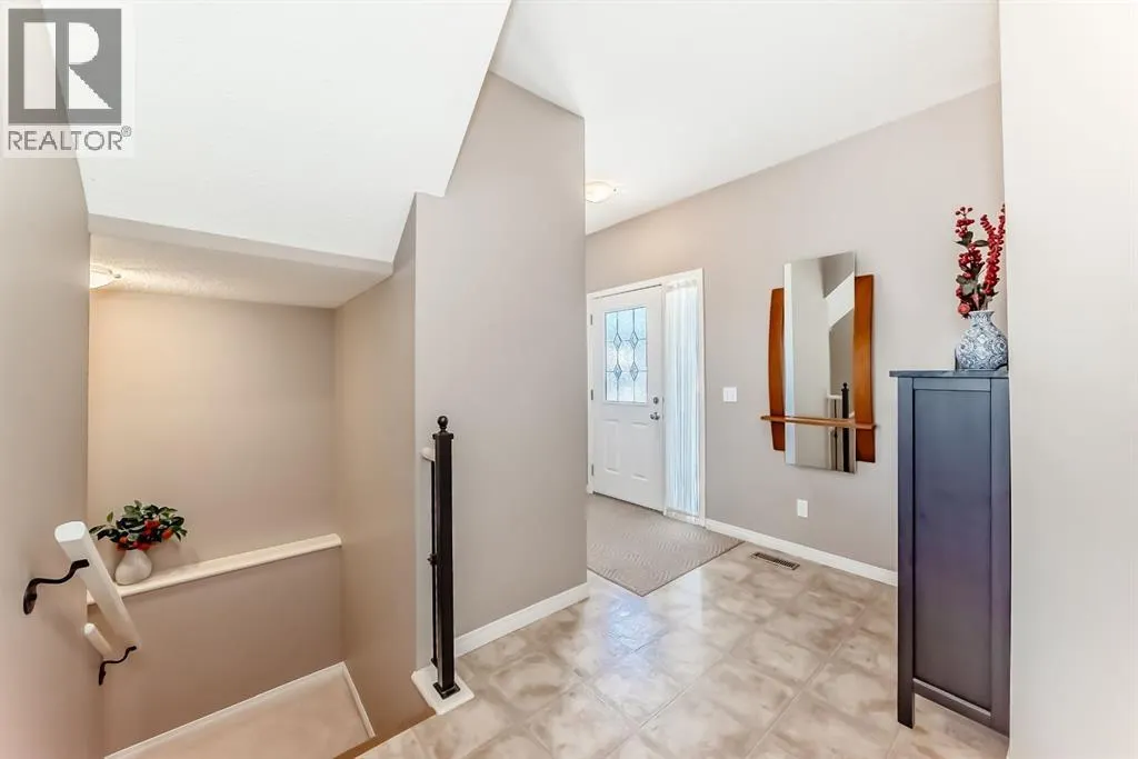 3 Saddlecrest Terrace NE