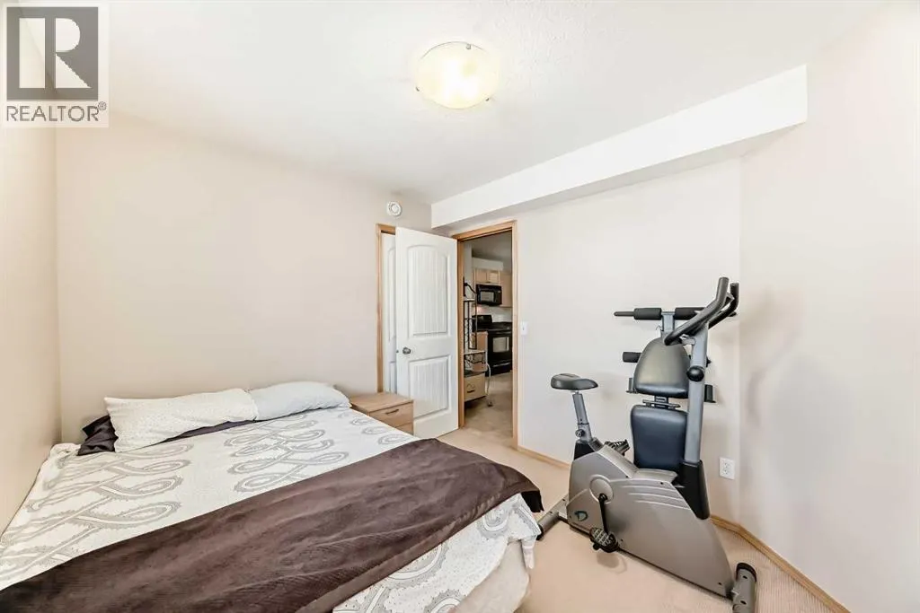 105, 90 Panatella Landing NW