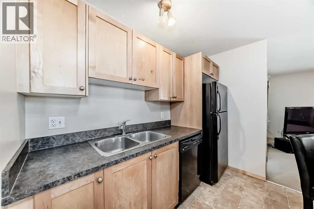 105, 90 Panatella Landing NW