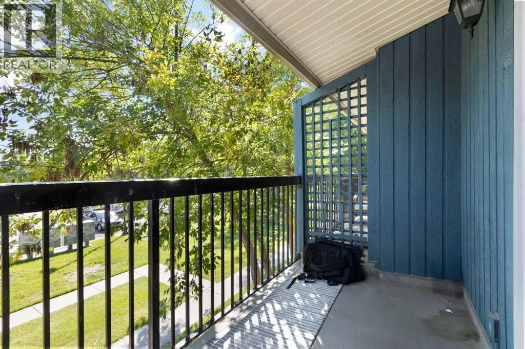 209, 2200 Woodview Drive SW