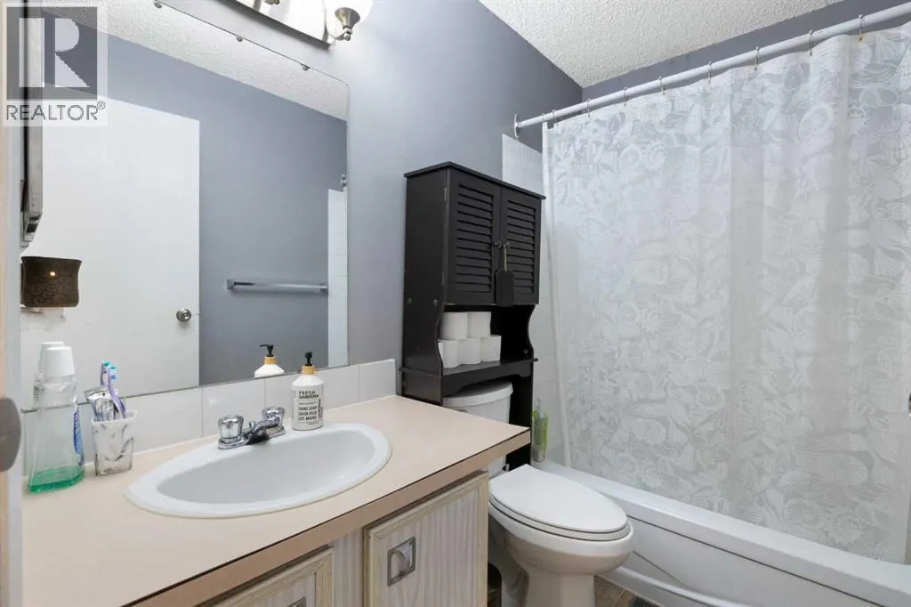 209, 2200 Woodview Drive SW