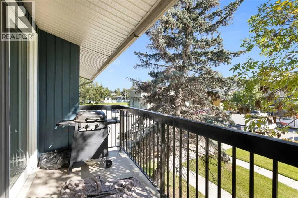 209, 2200 Woodview Drive SW