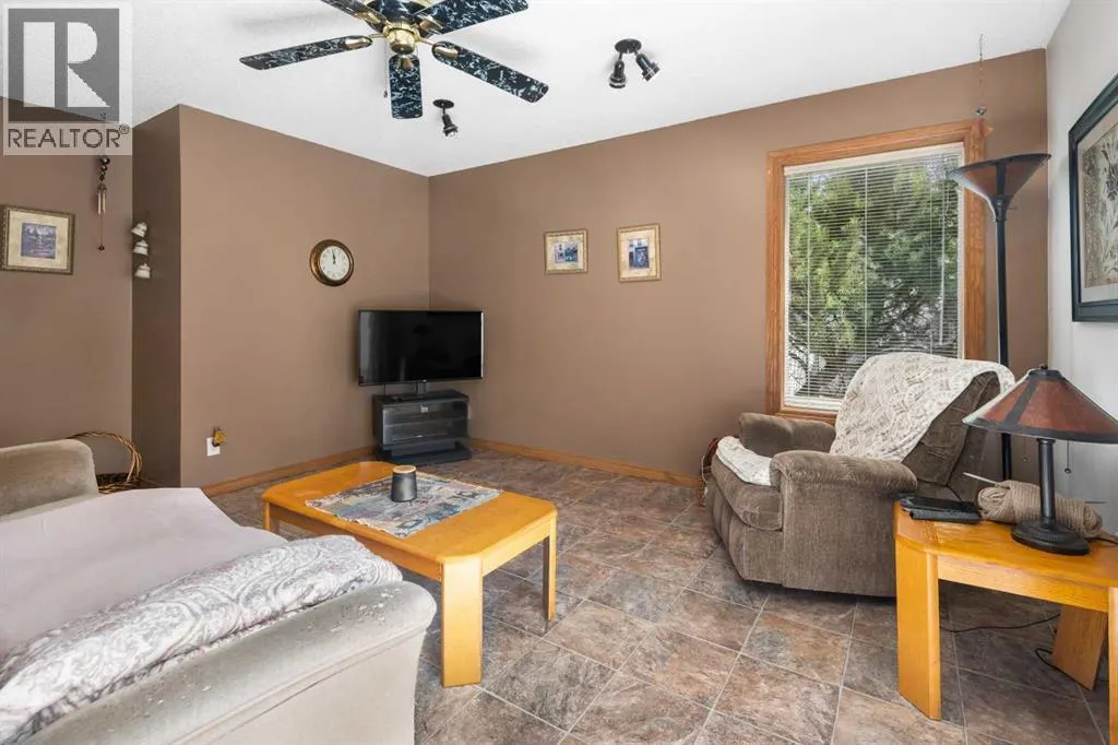 45 Costa Mesa Close NE