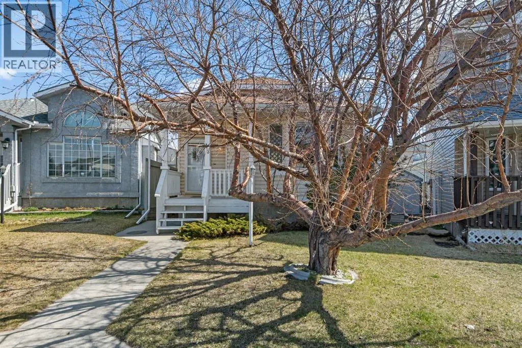 45 Costa Mesa Close NE