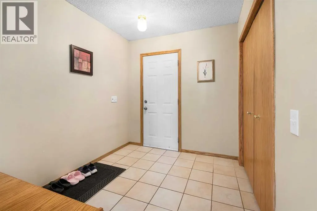 45 Costa Mesa Close NE