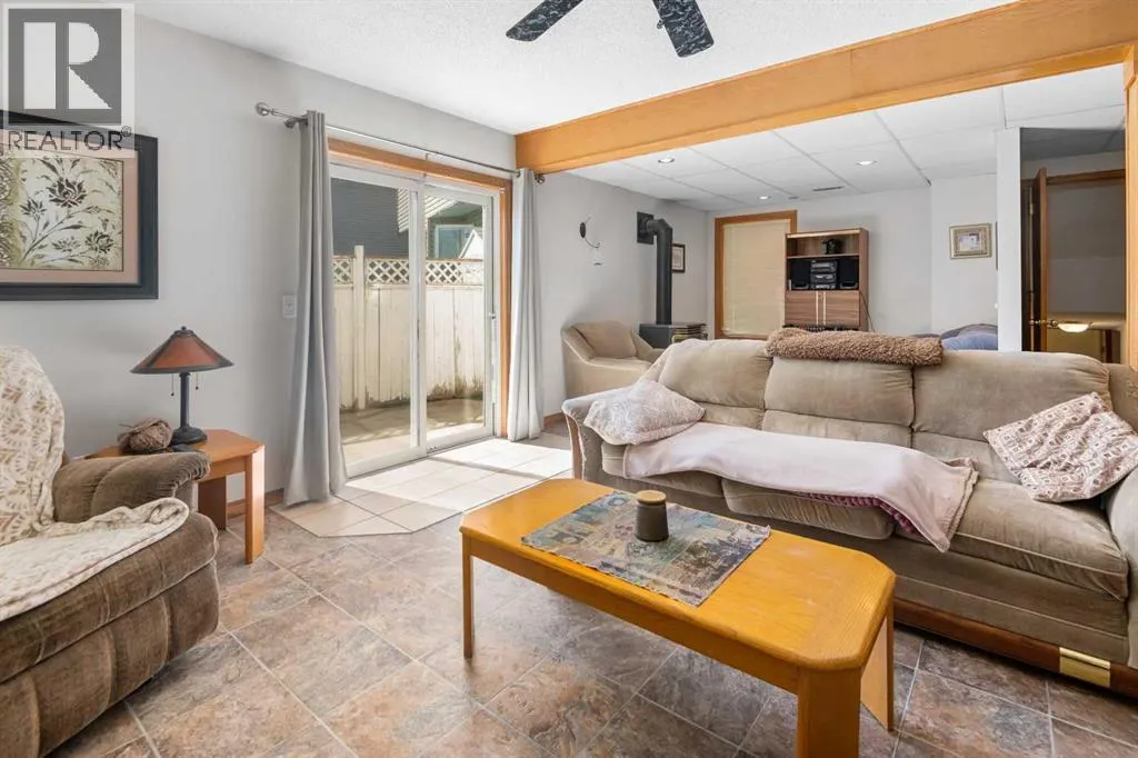 45 Costa Mesa Close NE