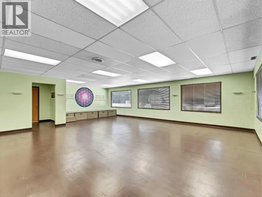 202A, 140 Maple Avenue SE