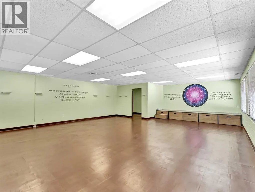 202A, 140 Maple Avenue SE