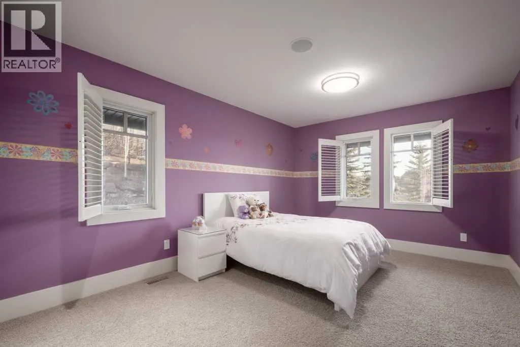 16 Spring Valley Way SW