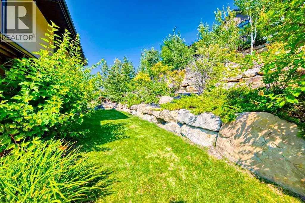 16 Spring Valley Way SW