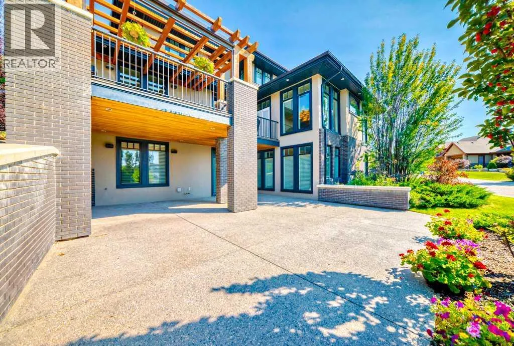 16 Spring Valley Way SW