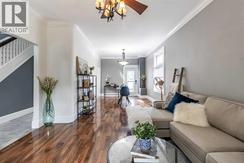 42 4 Street SE
