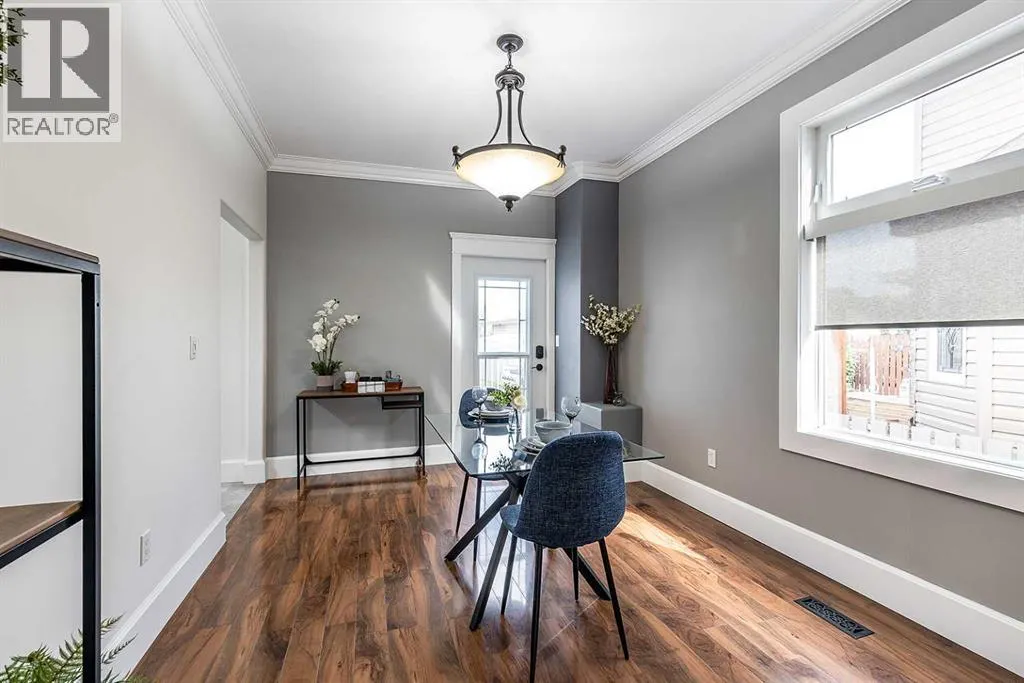 42 4 Street SE