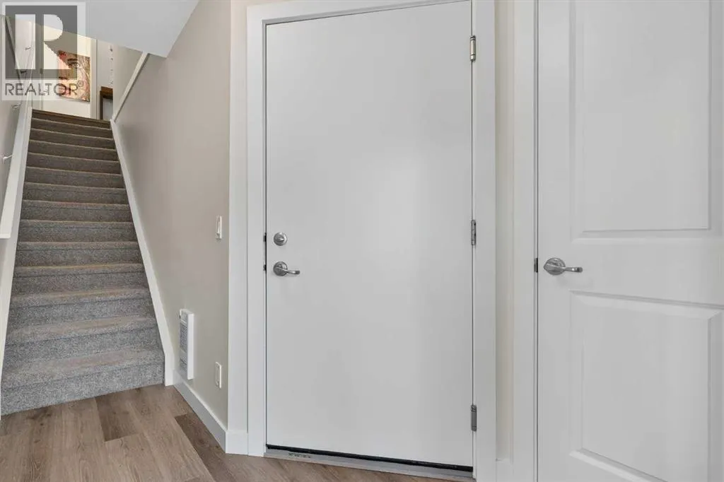 104, 16 Evanscrest Park NW