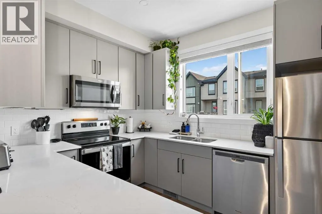 104, 16 Evanscrest Park NW