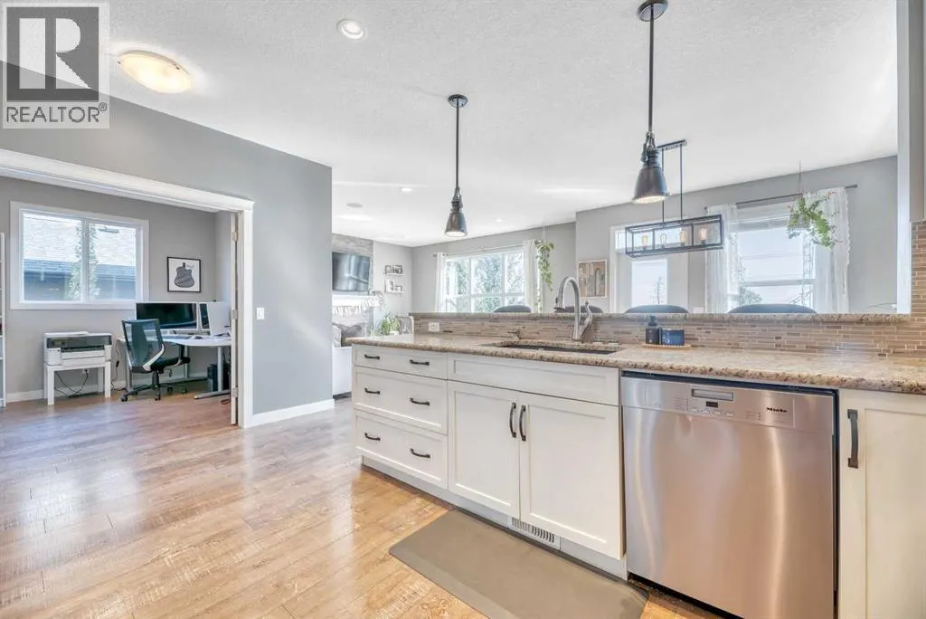 21 Ranchers Crescent