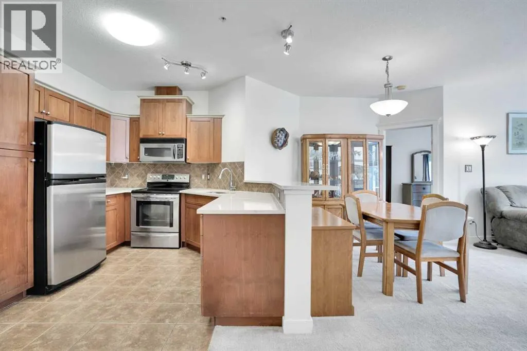 323, 20 Discovery Ridge Close SW