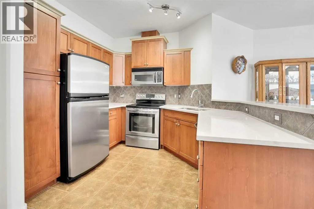 323, 20 Discovery Ridge Close SW