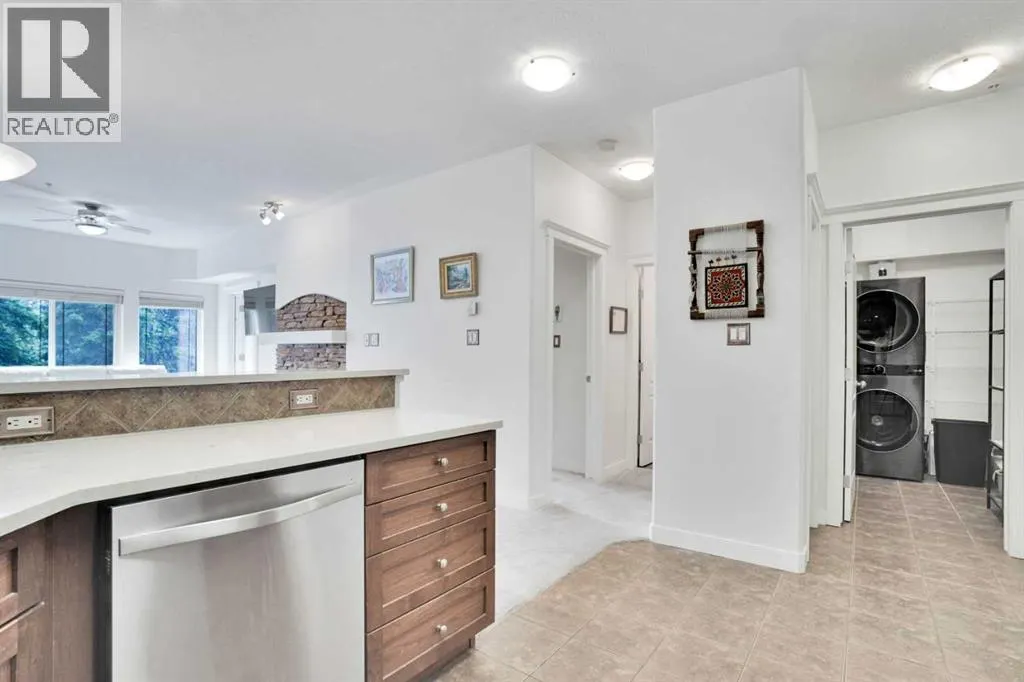 323, 20 Discovery Ridge Close SW