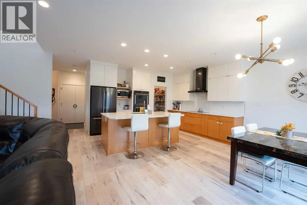 421 Rivergrove Chase W