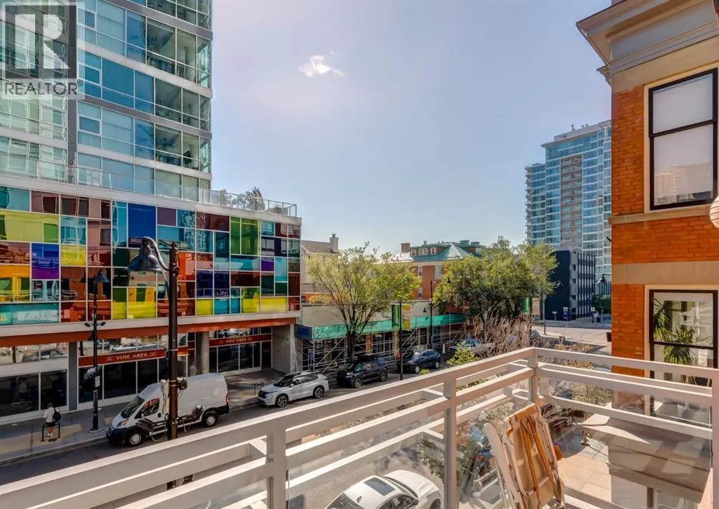 204, 215 13 Avenue SW