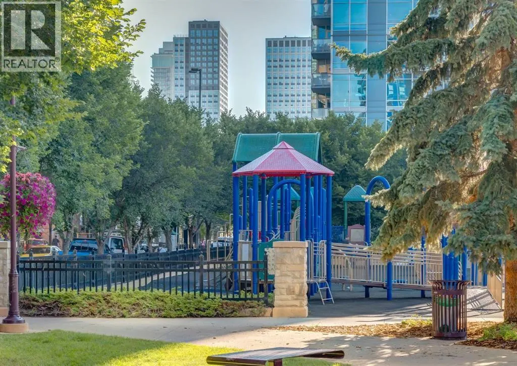 204, 215 13 Avenue SW