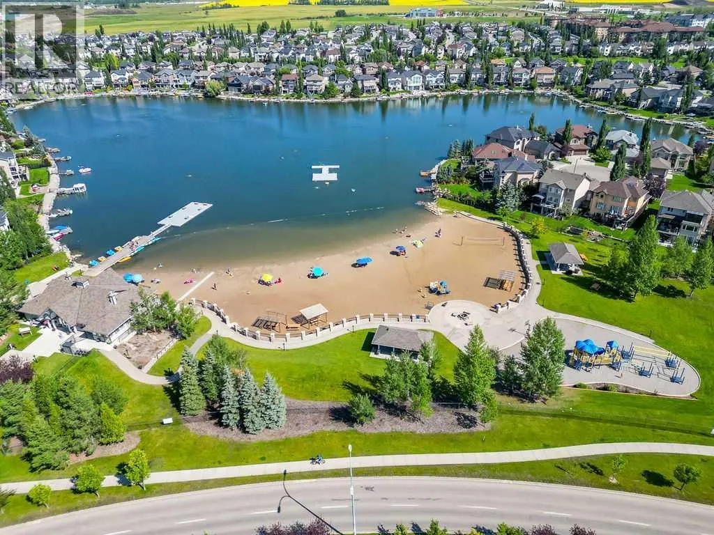 14 Crystalridge Bay
