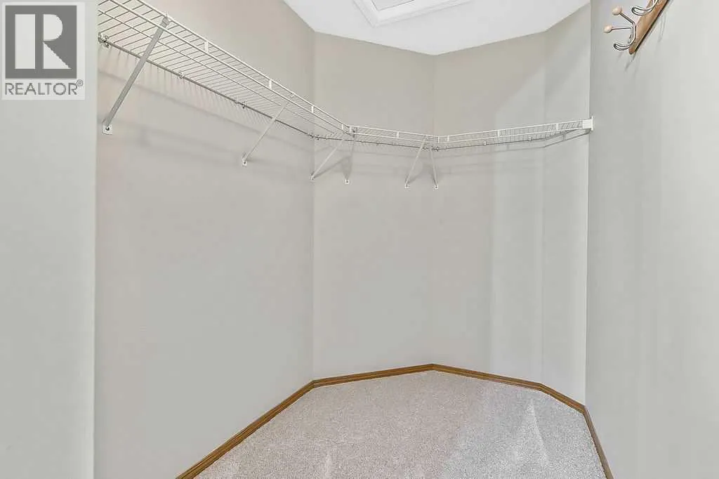 14 Crystalridge Bay