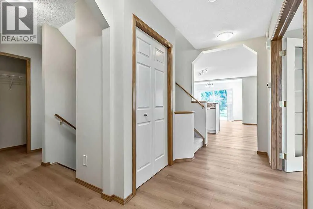 14 Crystalridge Bay
