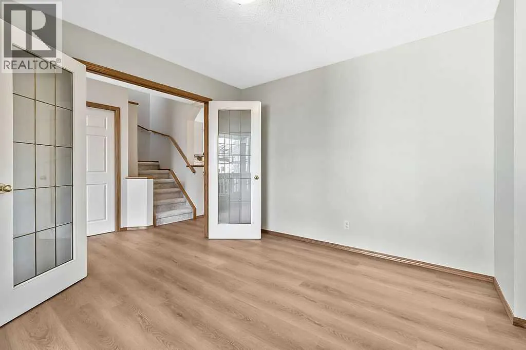14 Crystalridge Bay