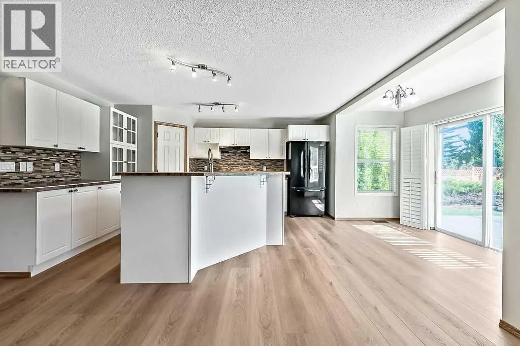 14 Crystalridge Bay