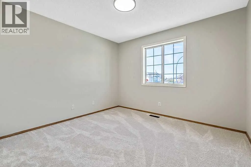 14 Crystalridge Bay