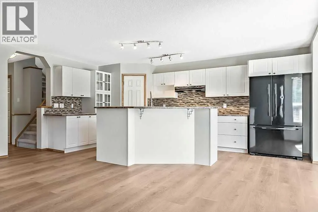 14 Crystalridge Bay