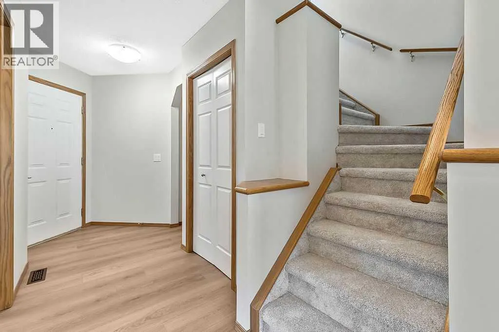 14 Crystalridge Bay