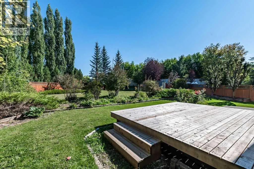 14 Crystalridge Bay