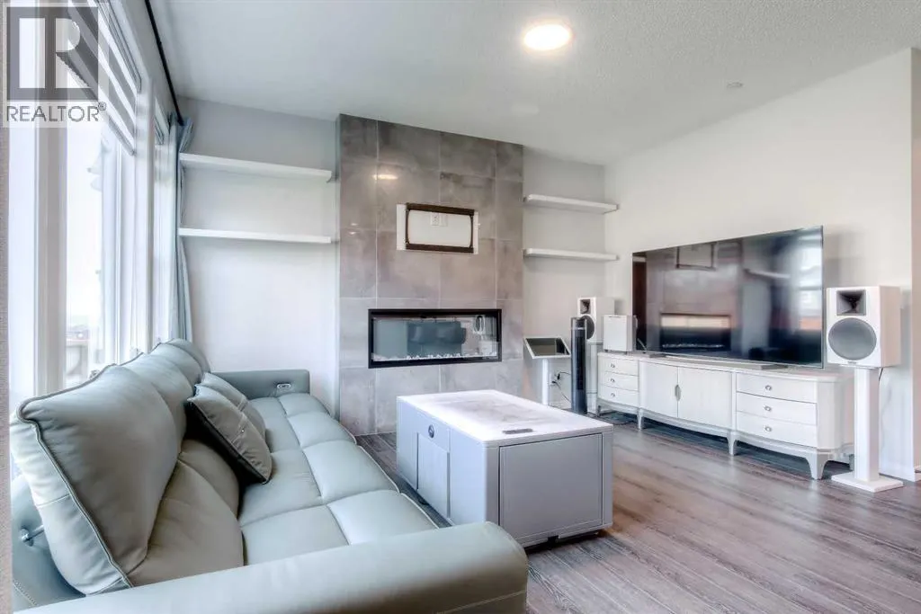 17 Calhoun Crescent NE
